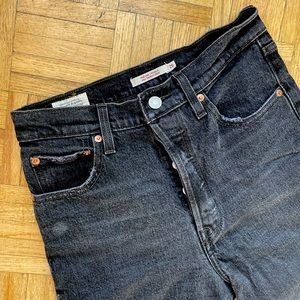 Levi’s Ribcage Straight denim — size 26.